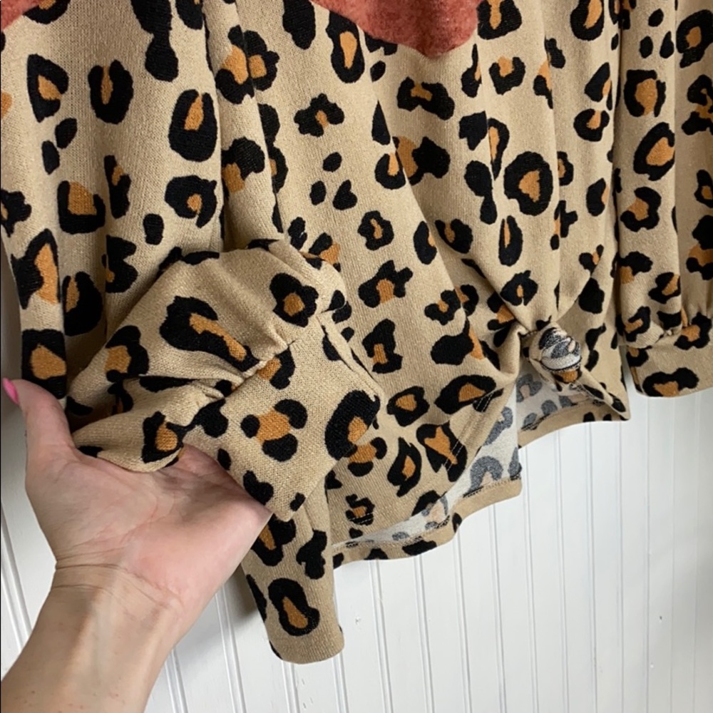 BLUE BUTTERCUP Leoprad Print Top - Picture 5 of 7